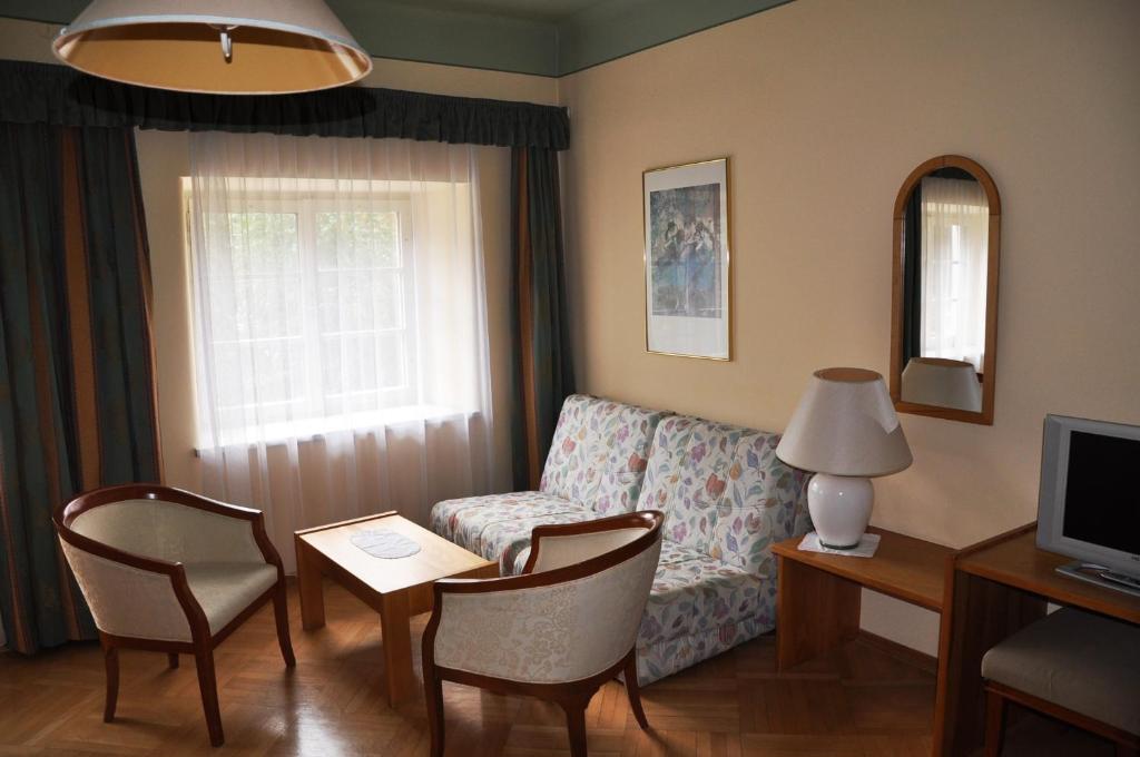 TV a/nebo společenská místnost v ubytování Hotel Post