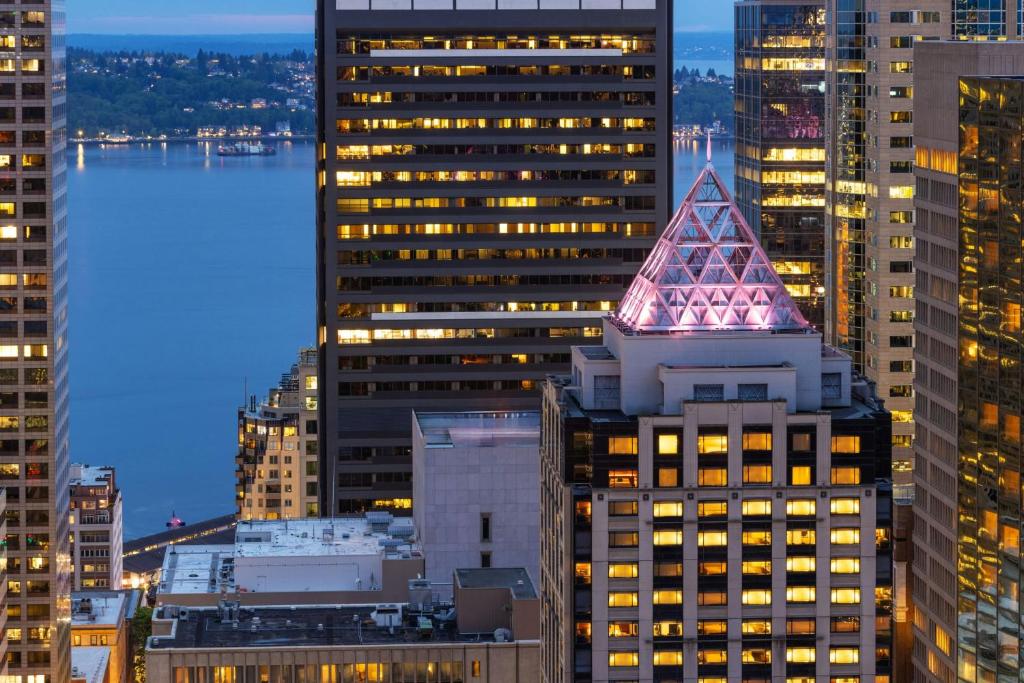 W Seattle — photo 12
