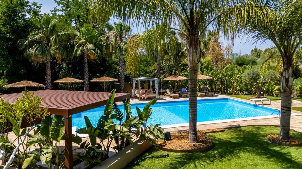 Emesh Boutique Suite