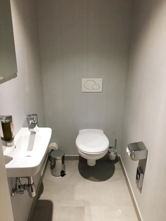 Koupelna v ubytování Dürer-Hotel