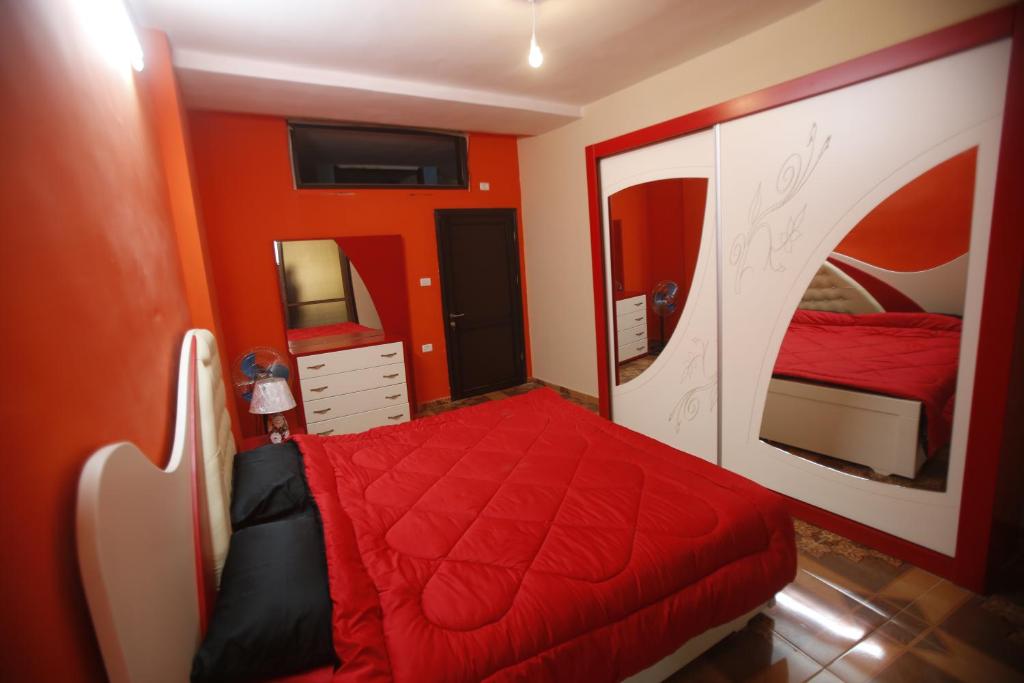 Postel nebo postele na pokoji v ubytování Isra Hotel