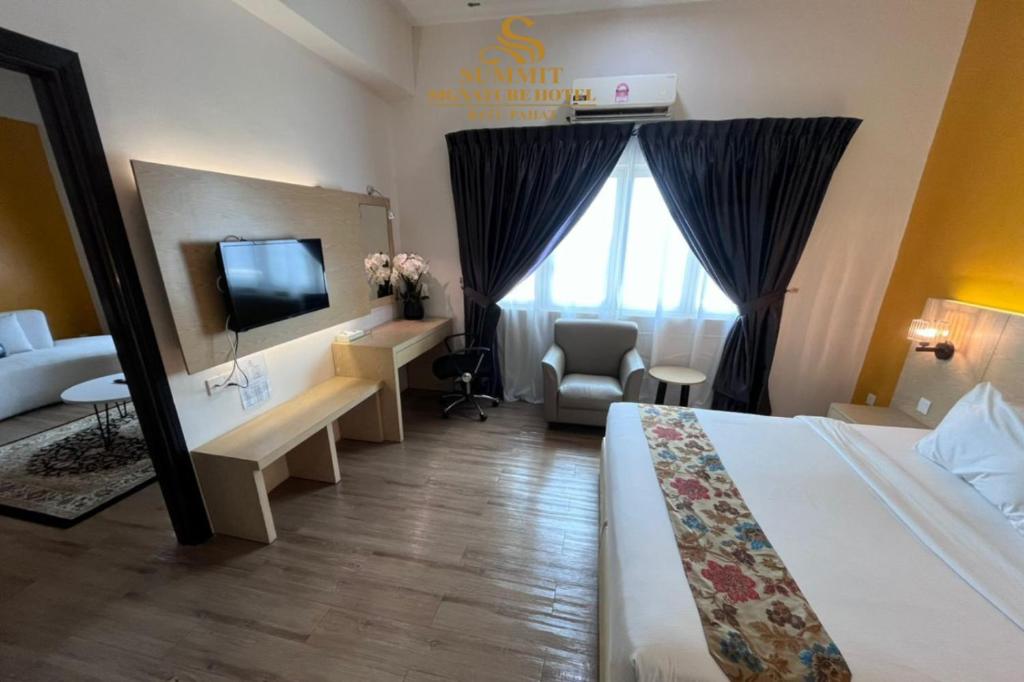 Kingston Hotel 25 - Summit Signature Batu Pahat, Johor - 豪华特大号床套房