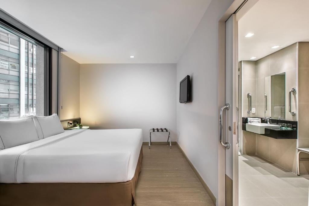 Meliá Paulista - Accessible Deluxe Room Queen-Size Bed
