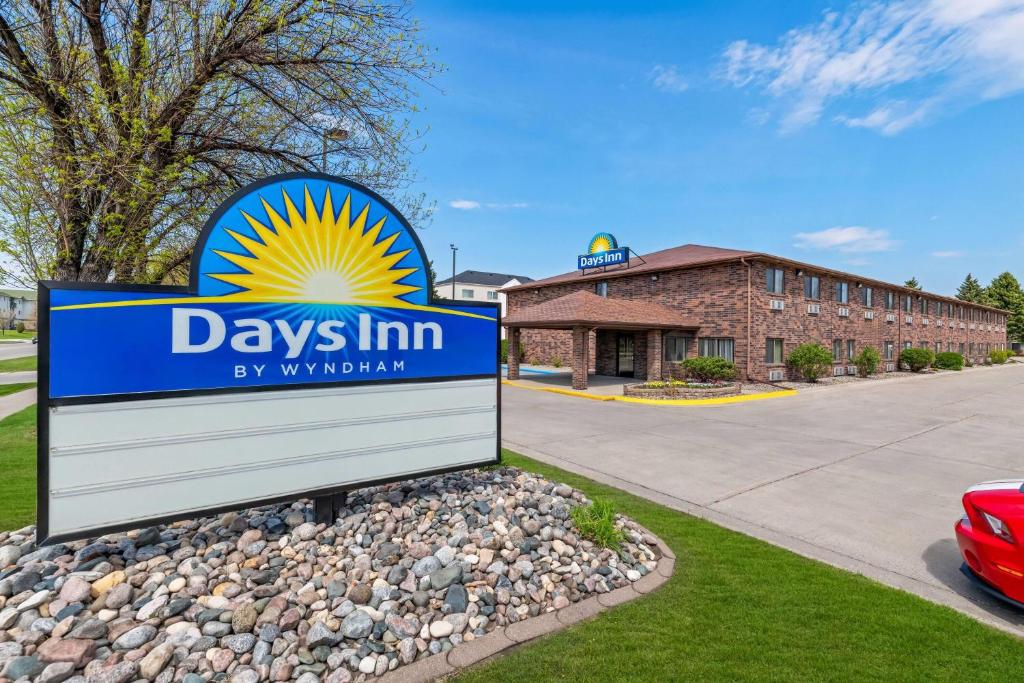 Days Inn by Wyndham Columbia Mall - Housity
