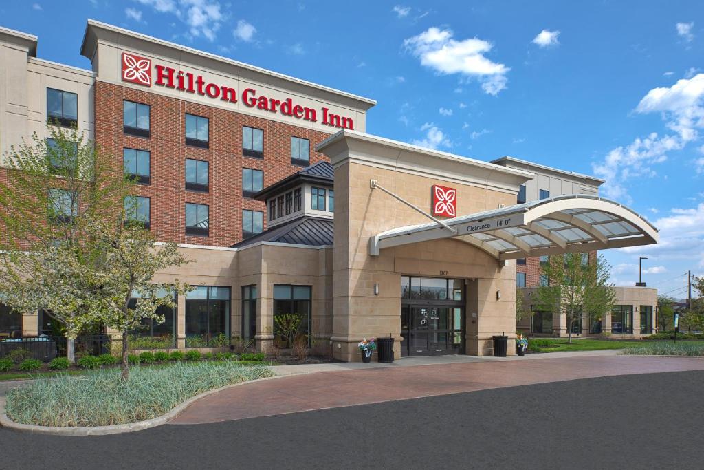 Hilton Garden Inn Akron - Housity