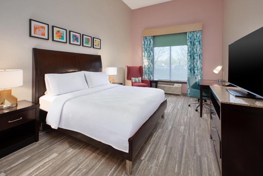 Hilton Garden Inn Akron - King Room With Accessible Tub - Mobility Access