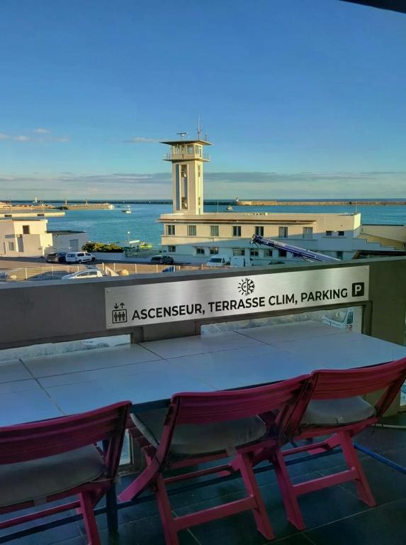 Grand studio avec ascenseur, parking et terrasse