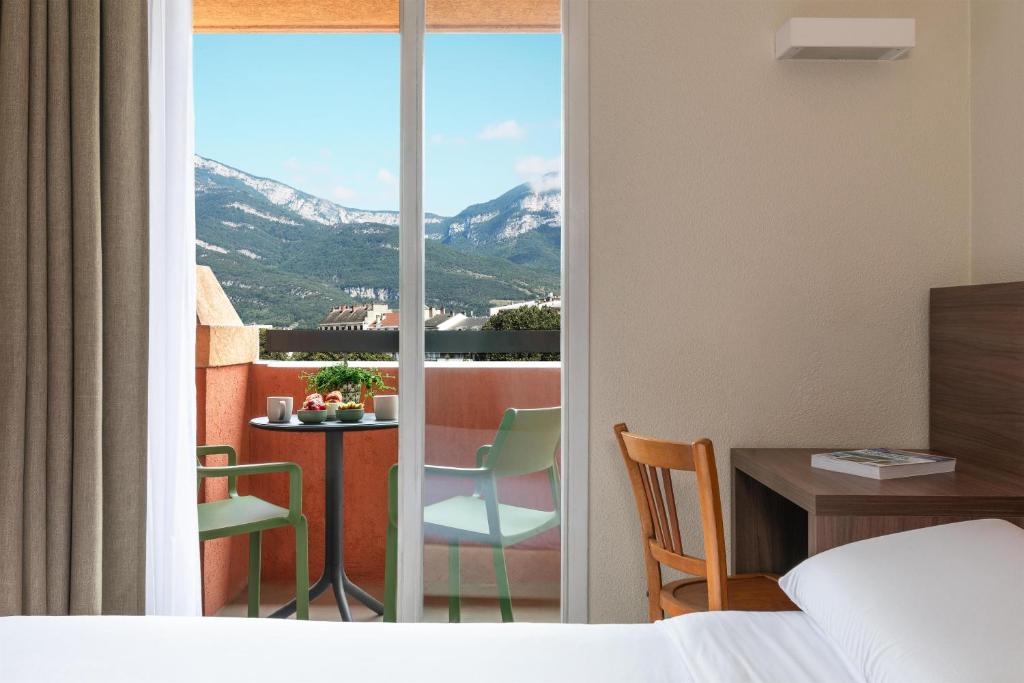 Kyriad Chambéry exterior