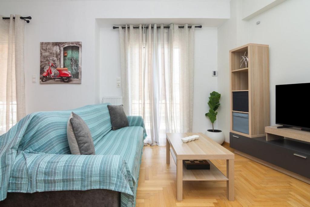 Athens Central Apartment With Balcony