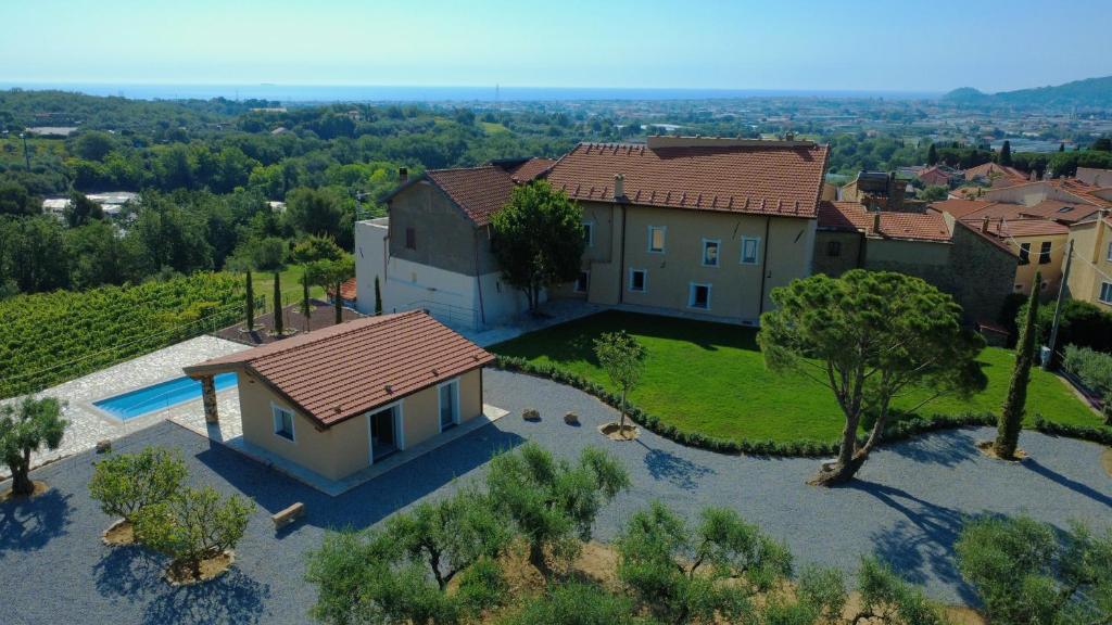 an aerial view of a house with a yard at Corte CeLestiale in Albenga