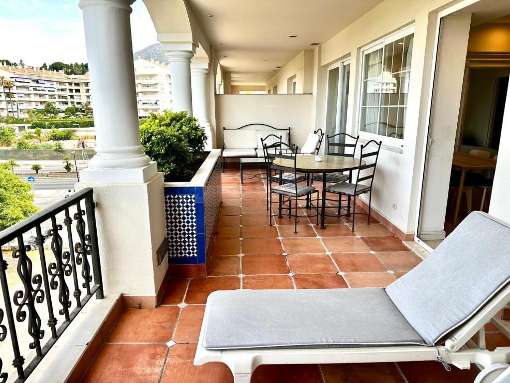 Apartamentos Guadalpin Boutique - imagen 3