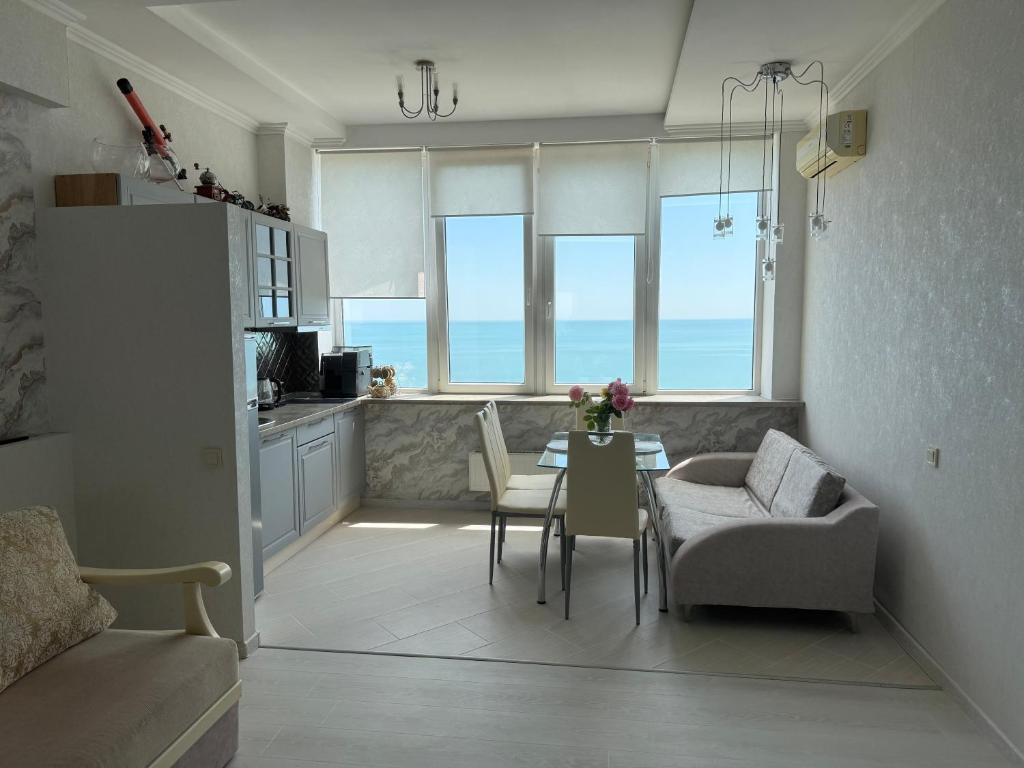 Odessa Sea View Apartment фото 4