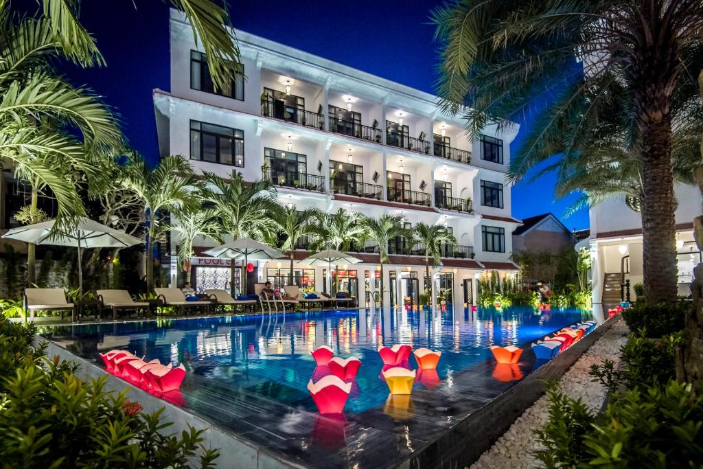 Bazén v ubytování Hadana Boutique Resort Hoi An nebo v jeho okolí