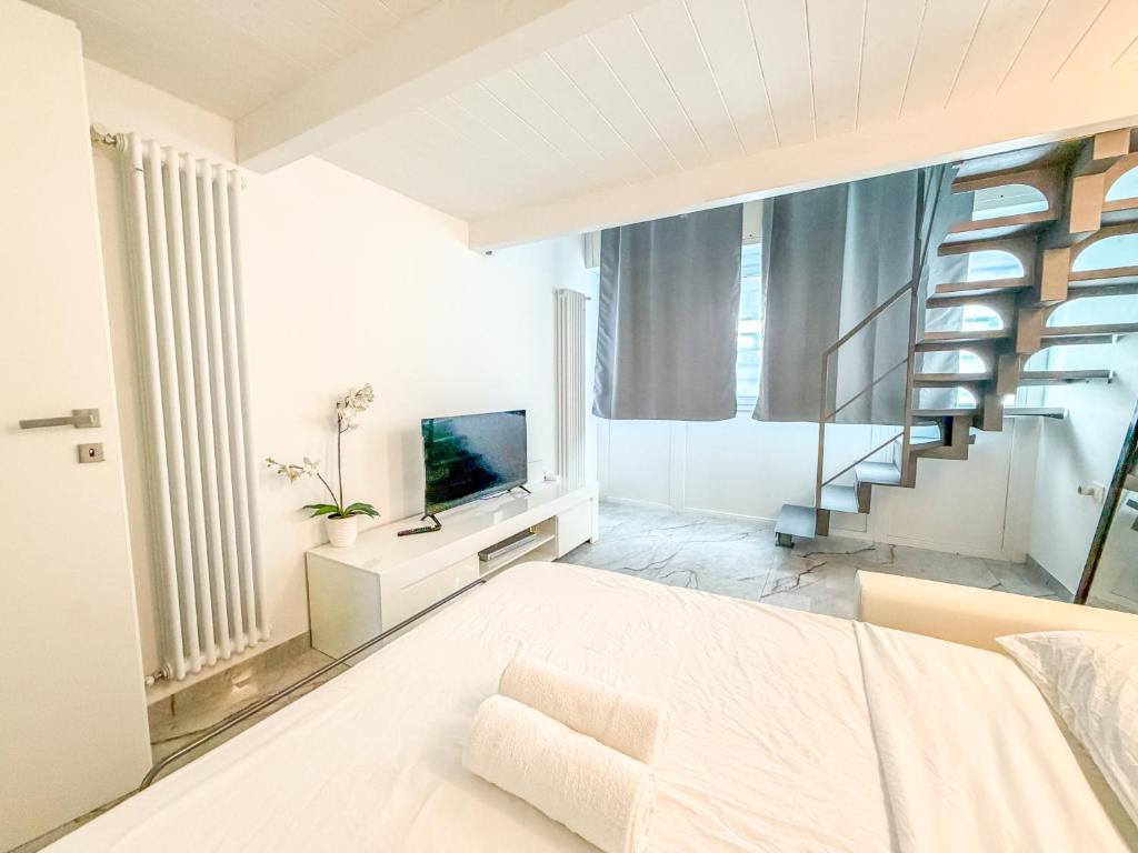 Accogliente Loft su Due Livelli a Milano - Metro M1