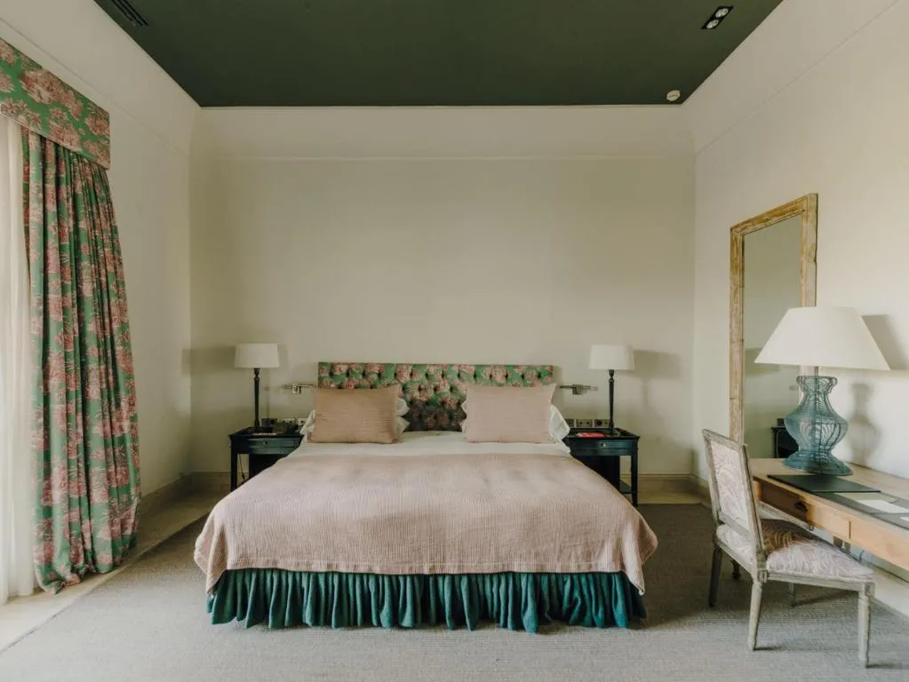 Junior Suite with Spa Access