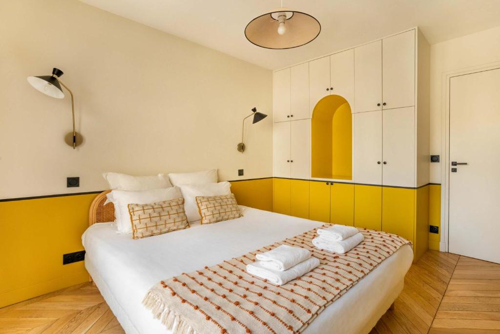 Stylish 3BD for 10 guests next to Invalides!