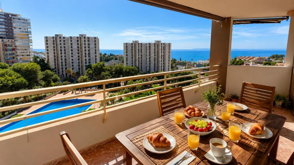 Terraza vistas al mar y piscina San Juan playa by Elconserje