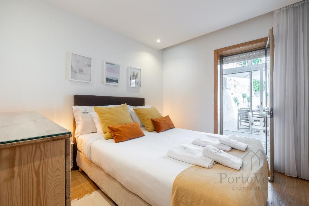 Central Haven with Terrace by Porto Velho Apartamentos
