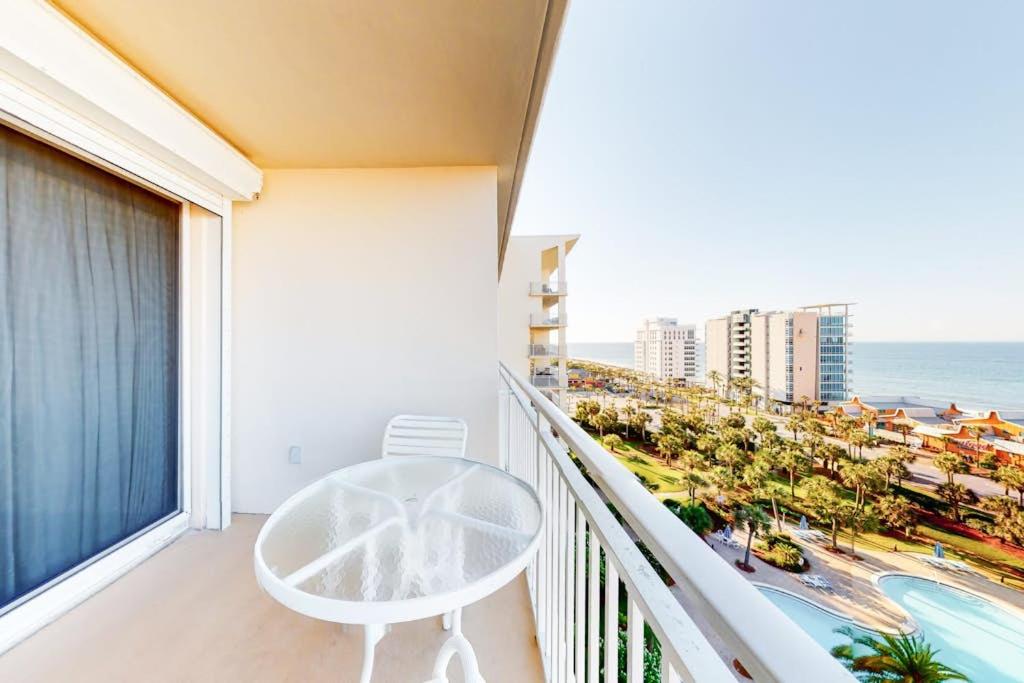 Ninth Floor Oceanfront Condo with Shared Pools Ocean View WiFi & Washer&Dryer
