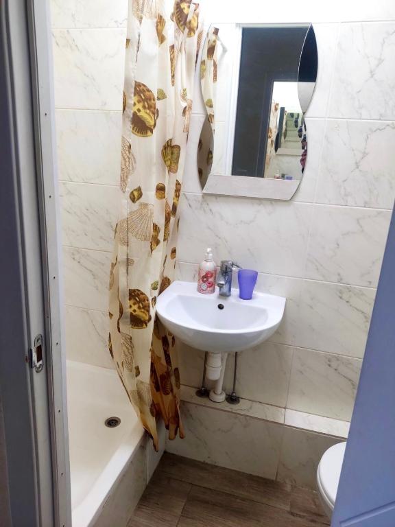 Cozy Studio French Boulevard Студія біля Французького бульвару фото 6