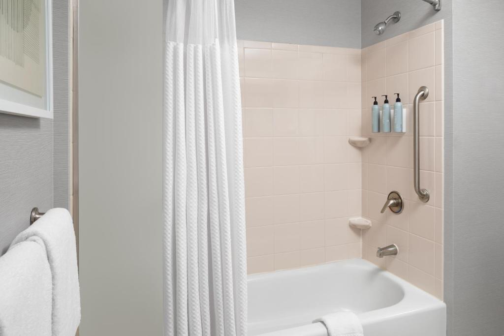 Courtyard by Marriott Knoxville Airport Alcoa - Habitación King