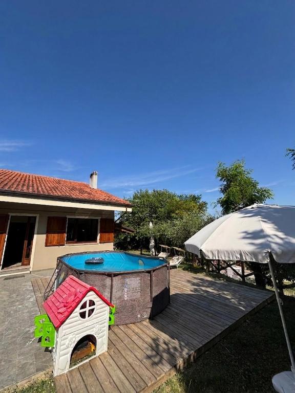Villa Belvedere, con Piscina e giardino esclusivo, vista panoramica, Piccola palestra, 3 Camere,2 bagni