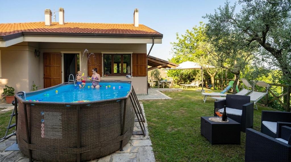 Villa Belvedere, con Piscina e giardino esclusivo, vista panoramica, Piccola palestra, 3 Camere,2 bagni