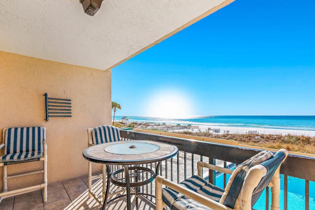 Gulf-Front Condo w Lovely Gulf View Beach Access & Shared Pool Hot Tub & Gym