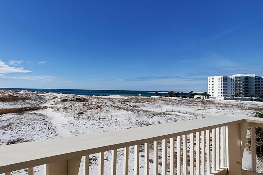 Beachfront Condo gorgeous views beach access & close to everything, Destin, FL