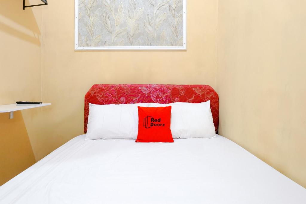 RedDoorz near Alun Alun Banjarnegara - Standard-Doppelzimmer