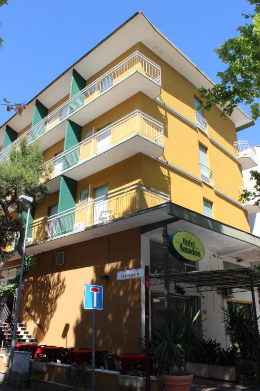 Budova, kde se hotel nachází