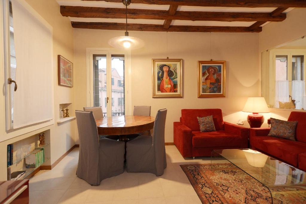 Ca San Salvador - Two-Bedroom Apartment