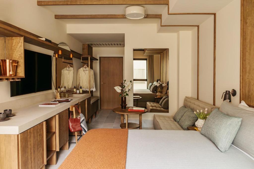 ME by Meliá Malaga - Three Bedroom Superior Connected
