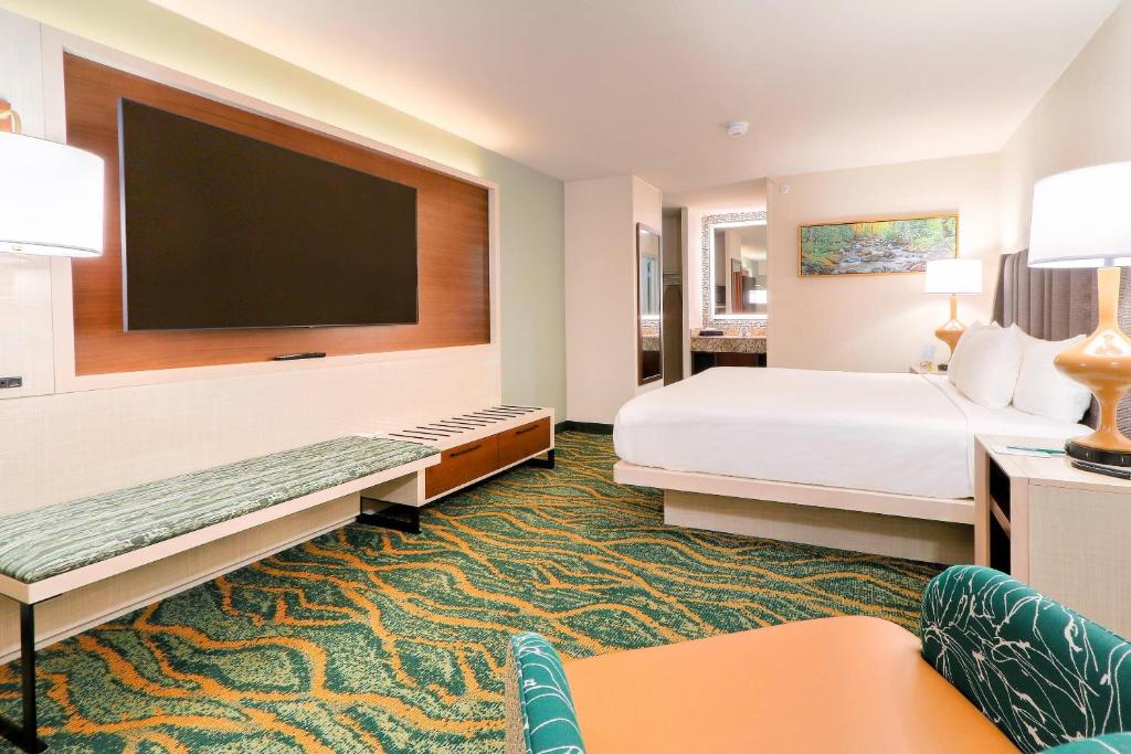 Quality Inn Near the Island Pigeon Forge - 