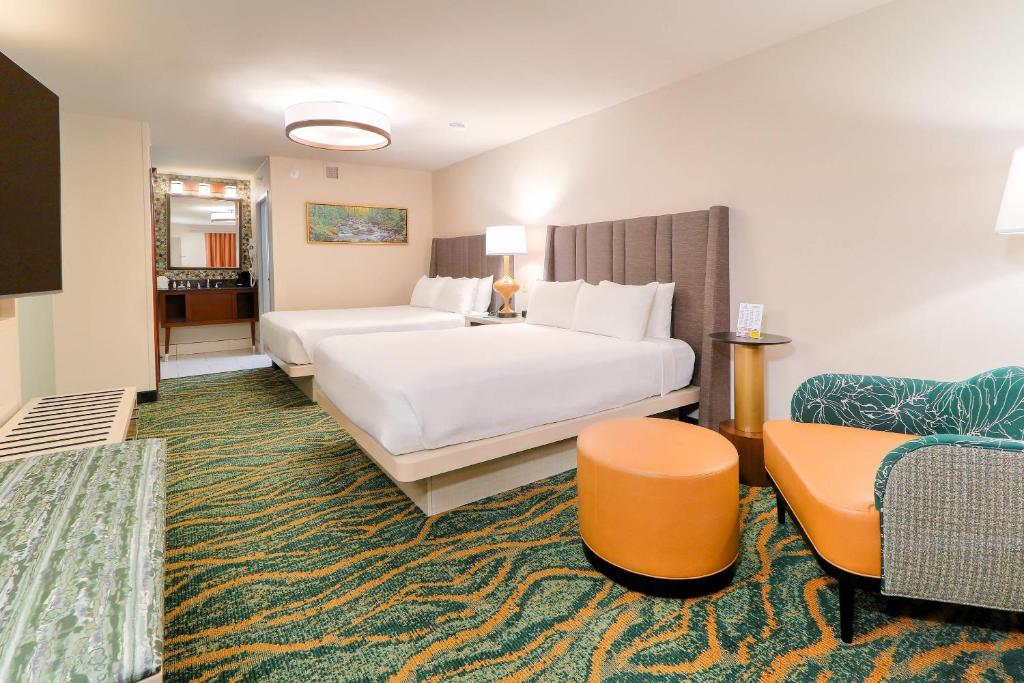 Quality Inn Near the Island Pigeon Forge - 
