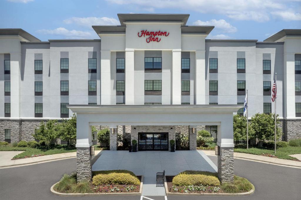 a rendering of the front of the detroit inn at Hampton Inn Kernersville in Kernersville