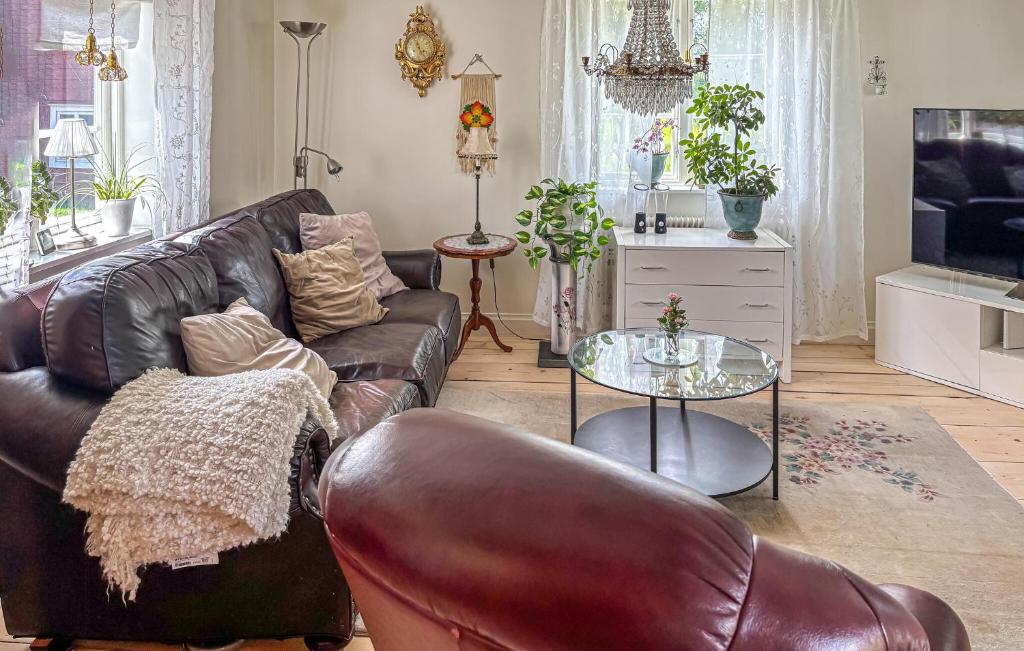 Amazing Home In Örebro With Sauna