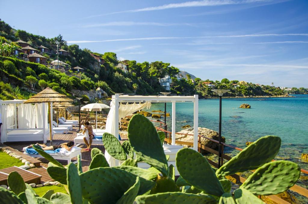 Calanica Resort - 11