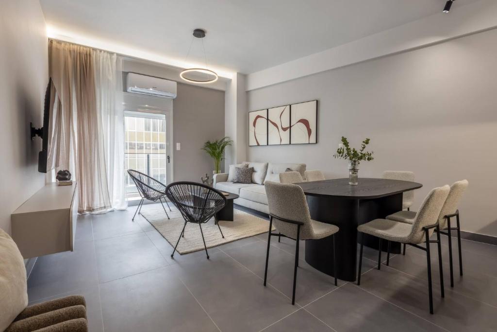 Elegant Urban Flat Near Center