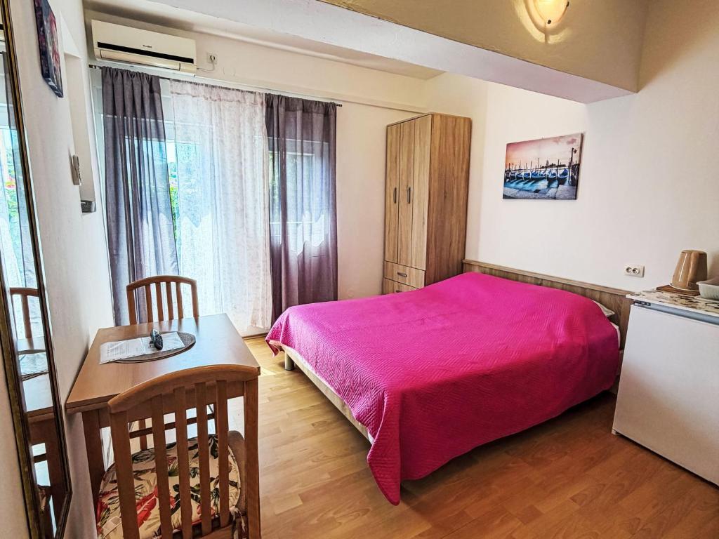 Apartment Studioapartment Meri 4 by Interhome