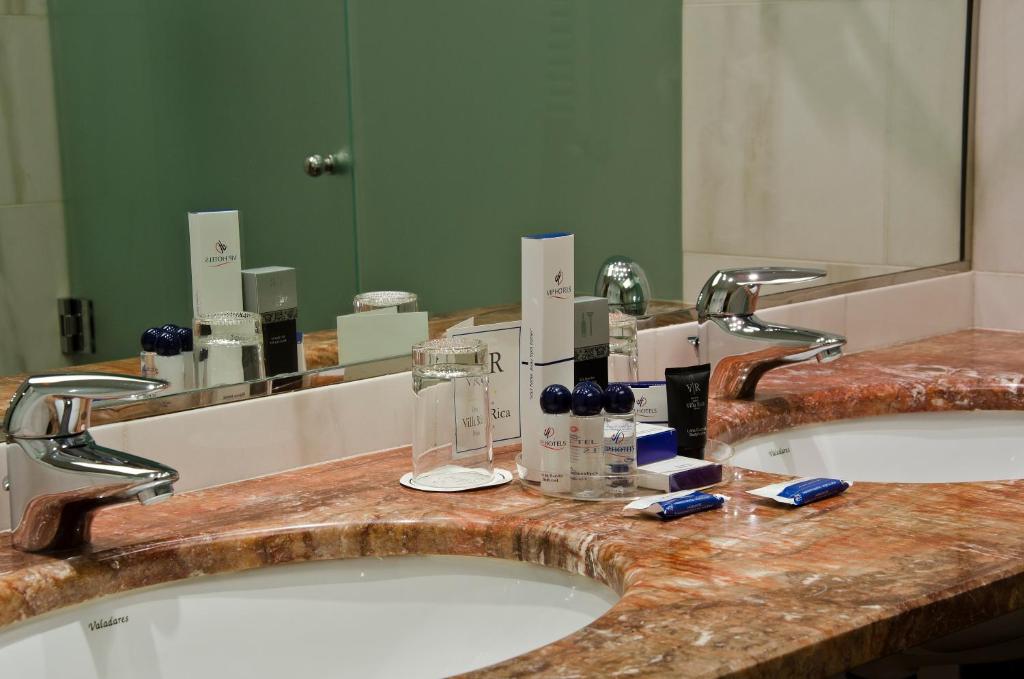 
Standard Double or Twin Room
