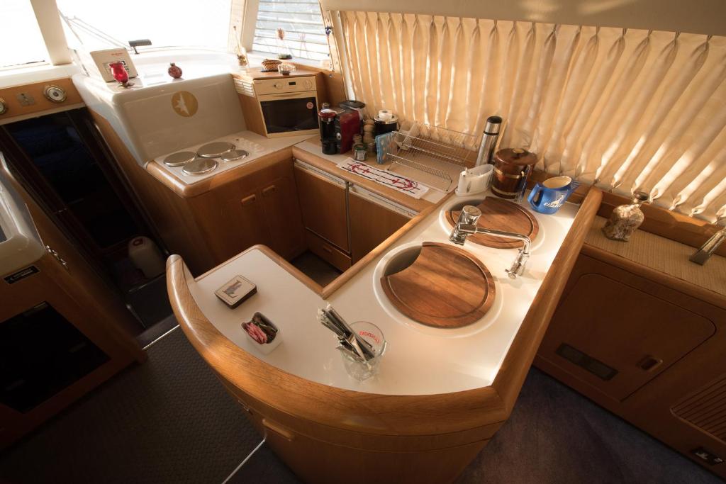 Zdjęcie z galerii obiektu Solymar Greece Yachting. m/y "LL" w Atenach