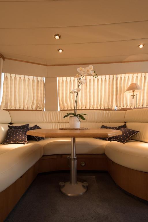 Zdjęcie z galerii obiektu Solymar Greece Yachting. m/y "LL" w Atenach