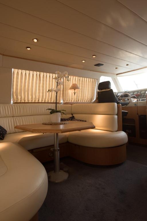 Zdjęcie z galerii obiektu Solymar Greece Yachting. m/y "LL" w Atenach