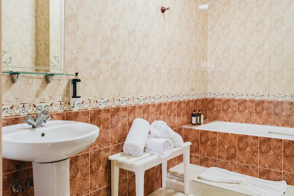Amani Hotel Suites & Spa - 
