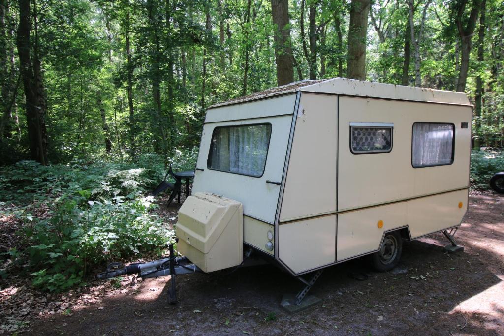 Fotografie z fotogalerie ubytování KULT DDR Wohnwagen am Ostseestrand v destinaci Dranske