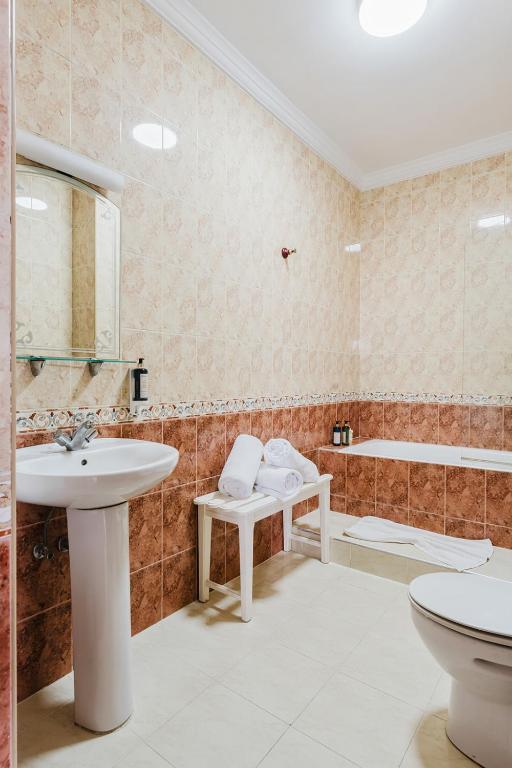 Amani Hotel Suites & Spa - 