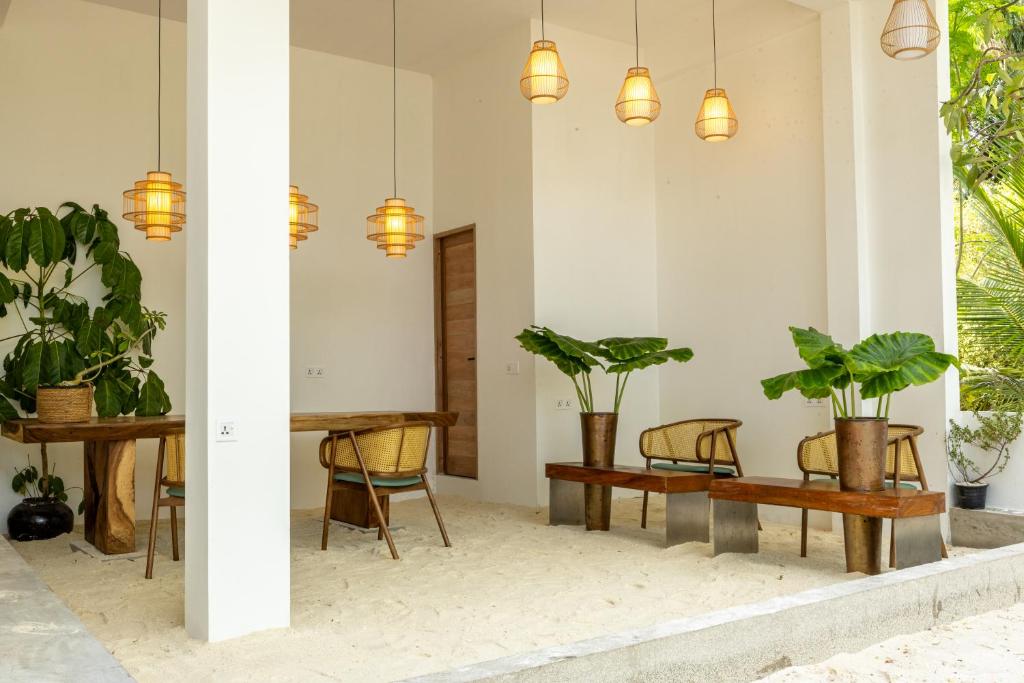 Odi Beachfront Kamadhoo - View 25