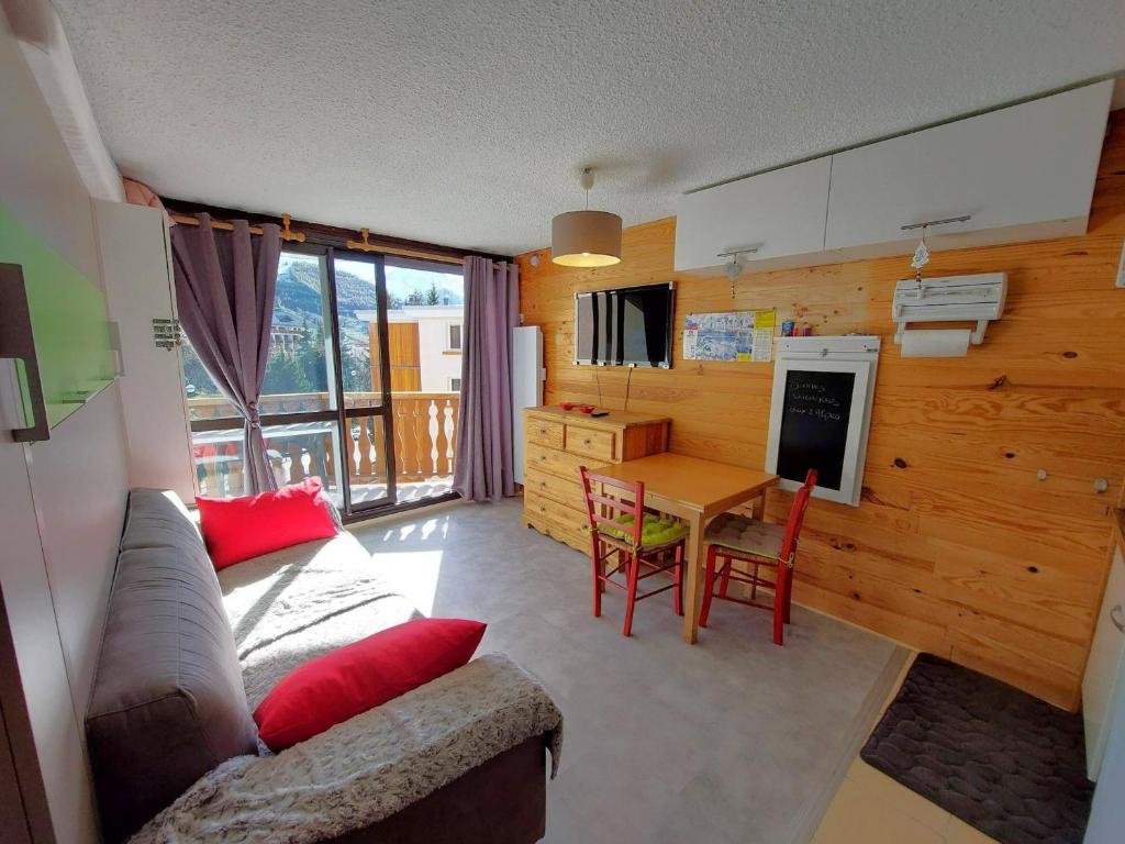Studio moderne, centre station, terrasse sud, animaux admis