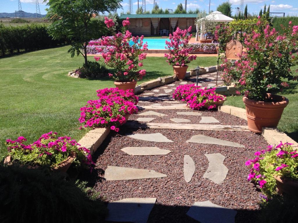 Ogród w obiekcie Agriturismo "Le Rondinelle"